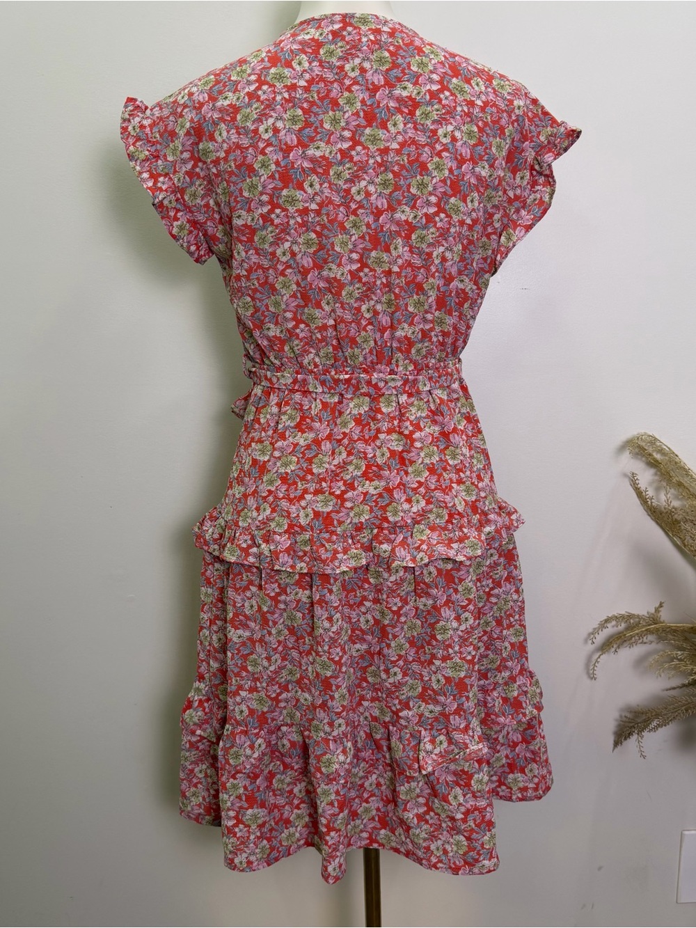 Monteau Los Angeles Red Floral V Neck Surplice Dress Size Small - Picture 5 of 9